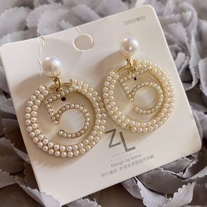 No5 Pearl Tear Drop Earrings